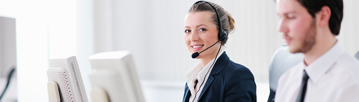 Callcenter vrouw staat voor customer experience, snelle probleemoplossing blijkt key