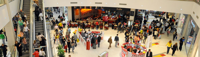 Druk winkelgebied in de retail
