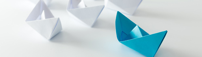 Papieren bootjes weerspiegelt CRM trend