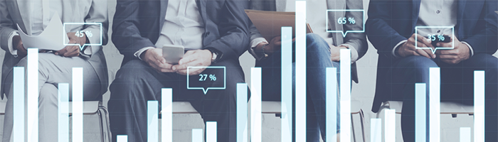 Personen op telefoon nemen business analytics door
